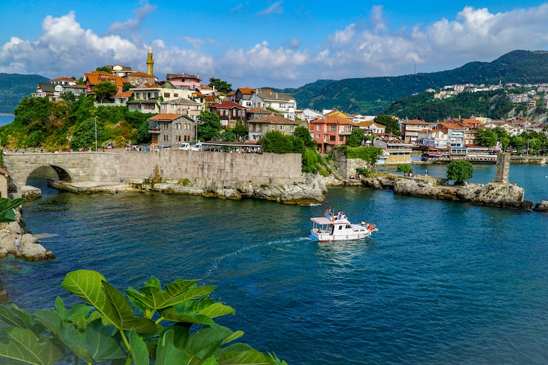 Sarıgöl'de Doğal Çevre Koruma ve Sürdürülebilirlik Sarıgöl'de Doğal Çevre Koruma ve Sürdürülebilirlik